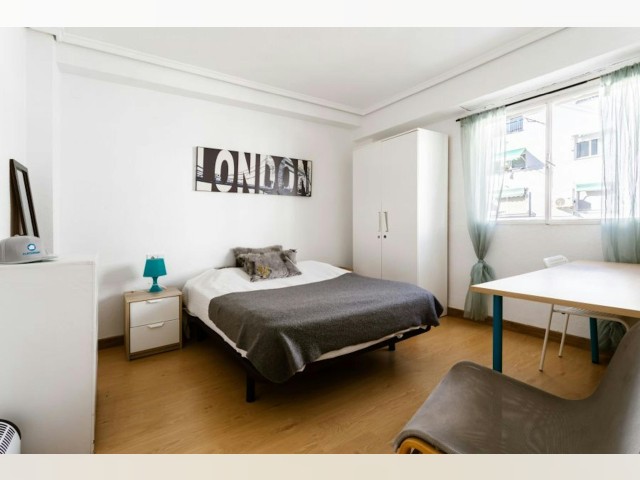 Spain furnished Room in Valencia, Valencia