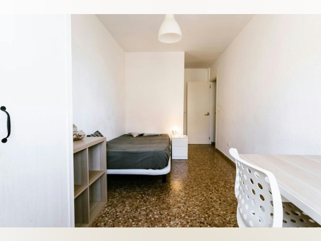 Spain furnished Room in Valencia, Valencia