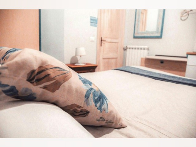 Naples Room for rent
