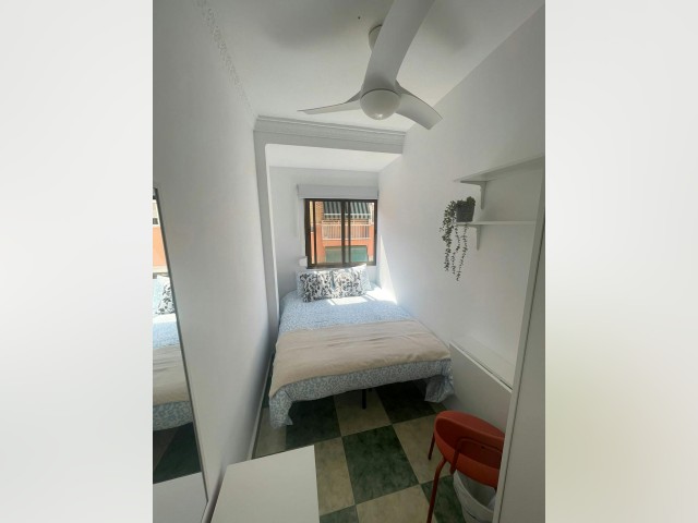 Alaquas Room for rent