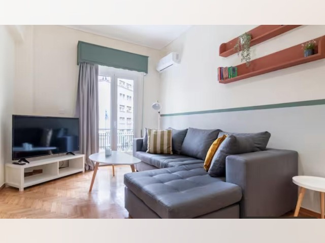 Athens Room for rent