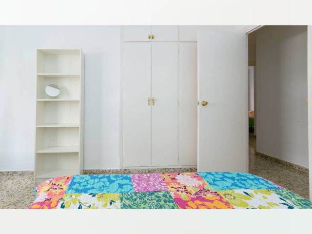 Spain furnished Room in Andalucia, Granada