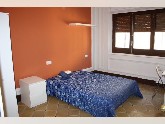 Spain furnished Room in Catalonia, Barcelona