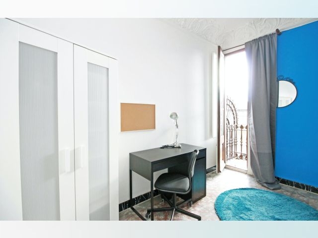 Spain furnished Room in Catalonia, Barcelona