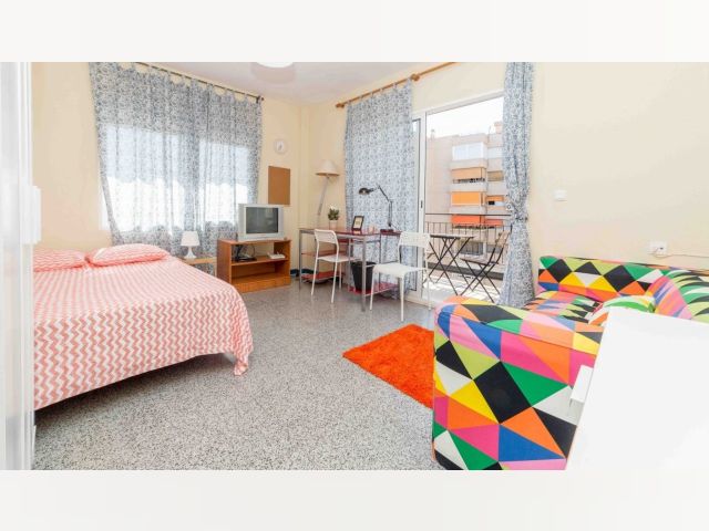 Spain furnished Room in Valencia, Valencia