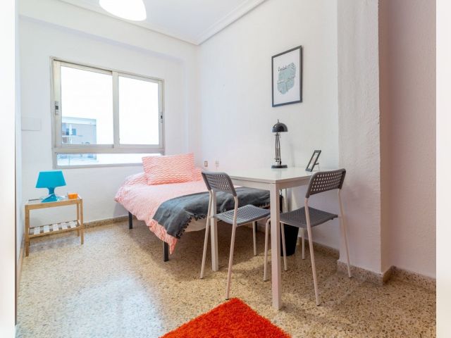 Spain furnished Room in Valencia, Valencia