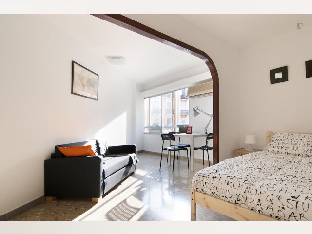Spain furnished Room in Valencia, Valencia