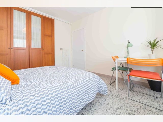 Spain furnished Room in Valencia, Valencia