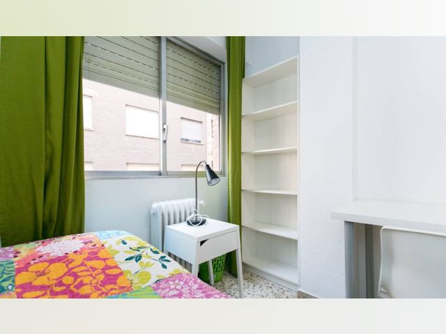 Spain furnished Room in Andalucia, Granada