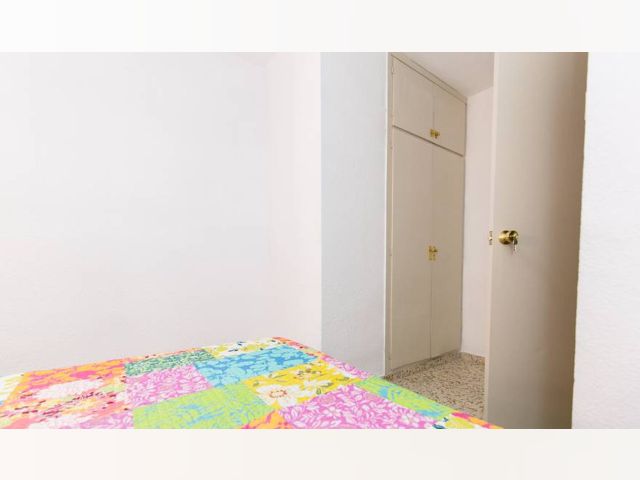 Spain furnished Room in Andalucia, Granada