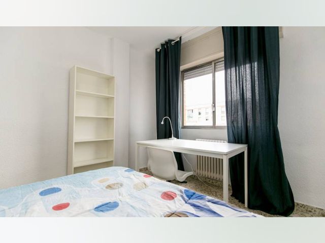 Spain furnished Room in Andalucia, Granada