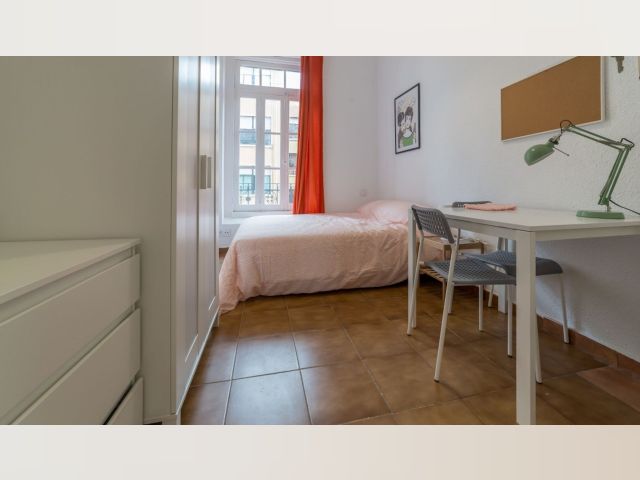 Spain furnished Room in Valencia, Valencia