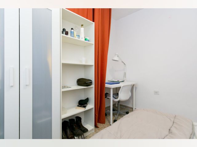 Spain furnished Room in Andalucia, Granada