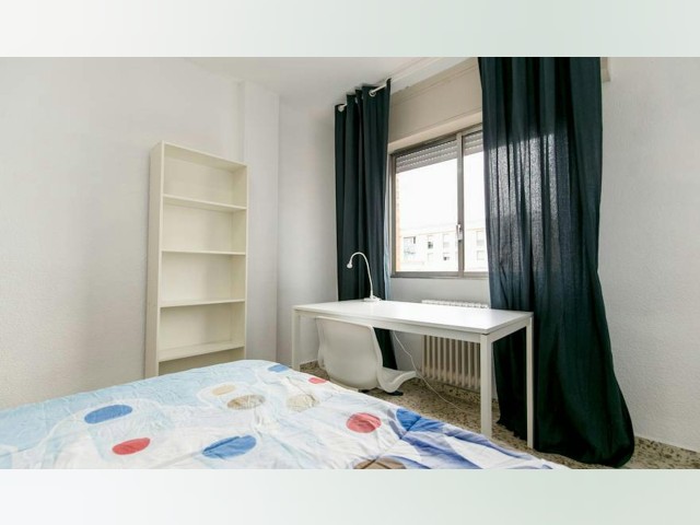 Spain furnished Room in Andalucia, Granada