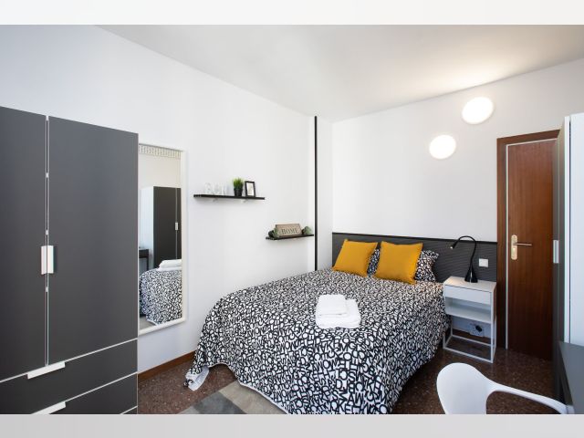 Spain furnished Room in Catalonia, Barcelona
