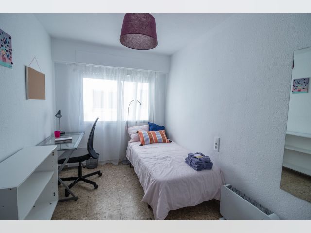 Spain furnished Room in Valencia, Valencia