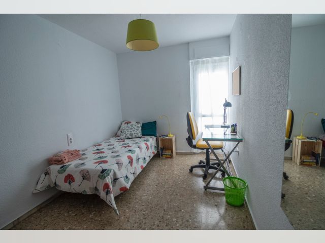 Spain furnished Room in Valencia, Valencia