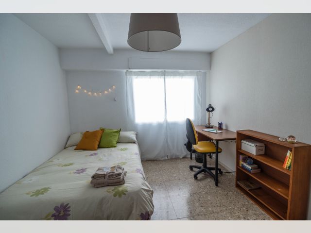 Spain furnished Room in Valencia, Valencia