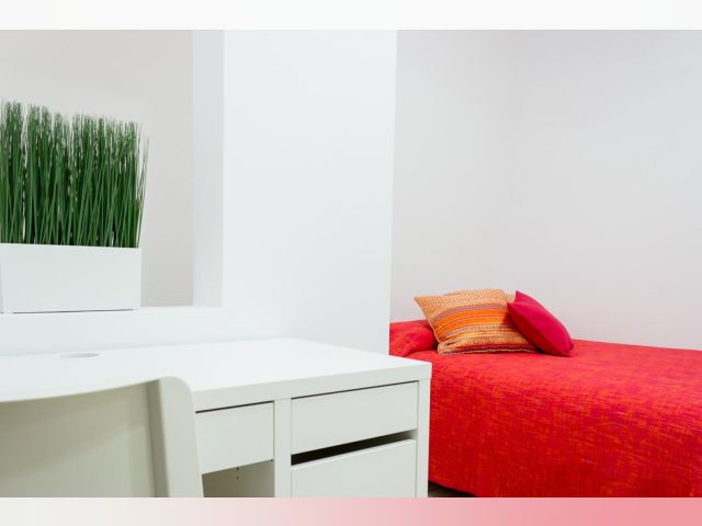Spain furnished Room in Catalonia, Barcelona