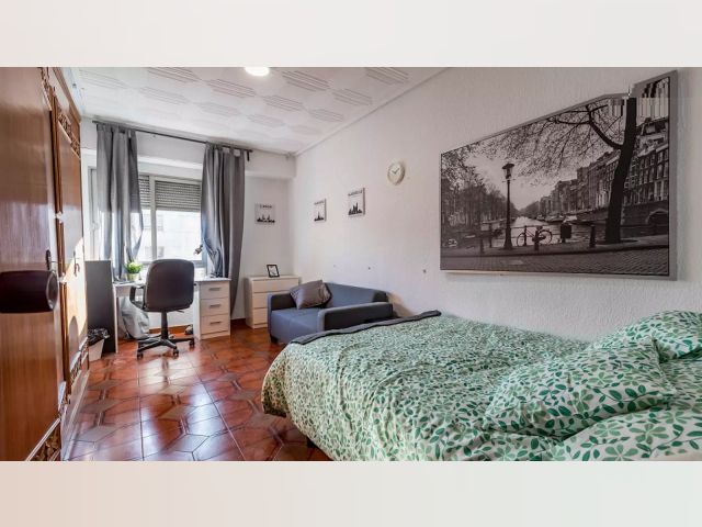 Spain furnished Room in Valencia, Valencia