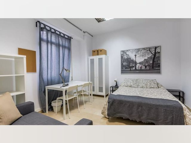 Spain furnished Room in Valencia, Valencia