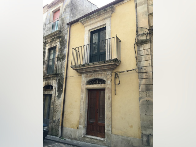 Palazzolo-Acreide Room for rent