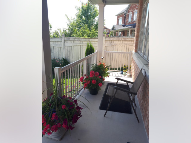 Brampton ON Room for rent