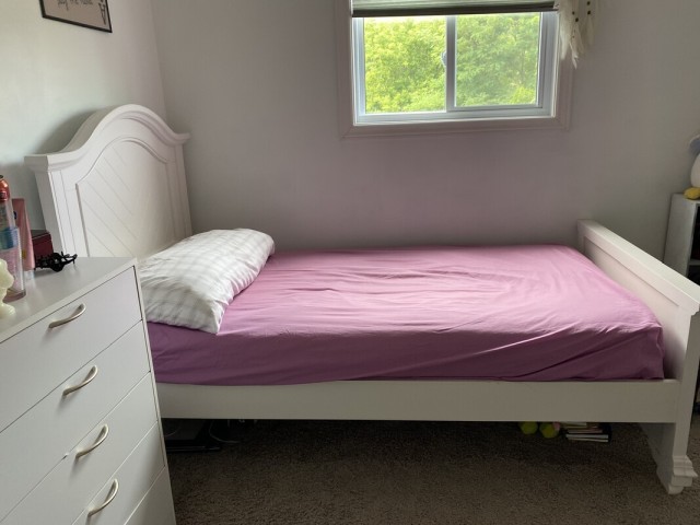 London ON Room for rent