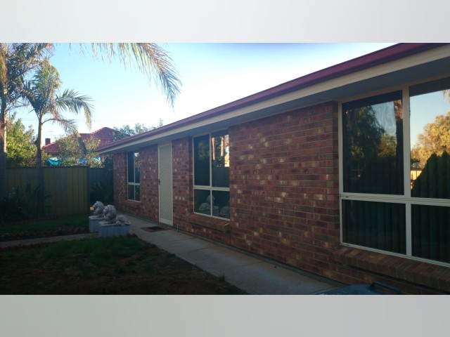 Adelaide Room for rent