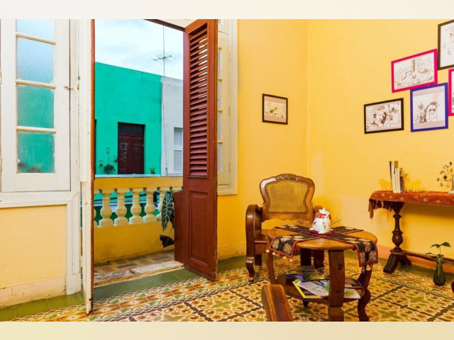 Havana Room for rent