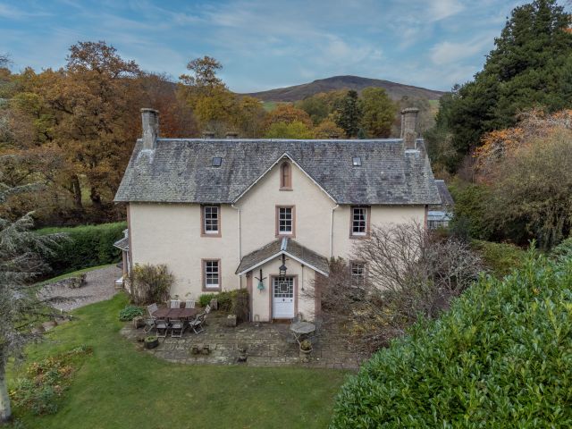 Perth-and-Kinross House for rent