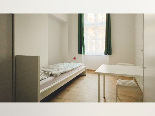 Budapest Room for rent