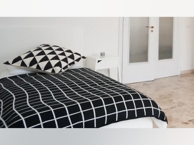 Florence Room for rent