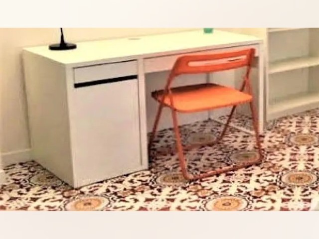Florence Room for rent