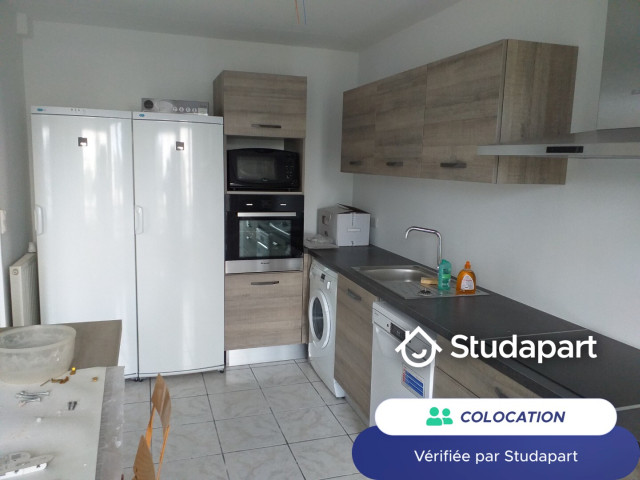 Merignac Room for rent
