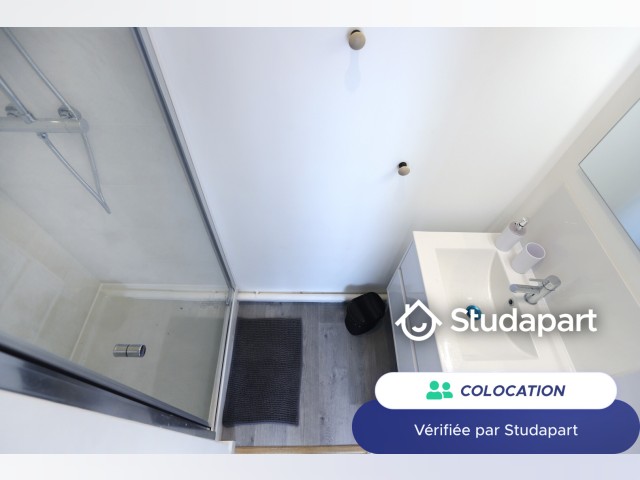 St Nazaire Room for rent