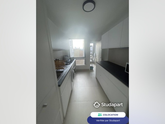 Paris Room for rent