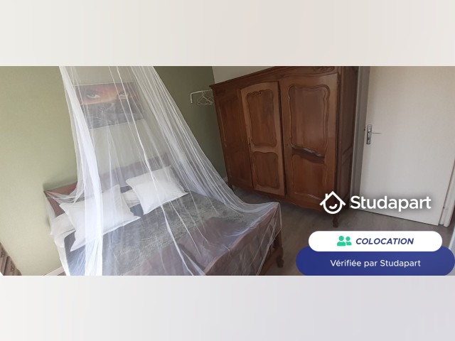 Marseilles Room for rent