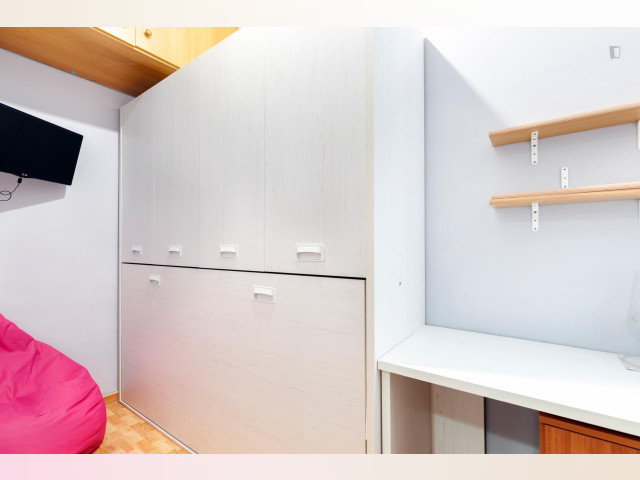 Spain furnished Room in Catalonia, Barcelona