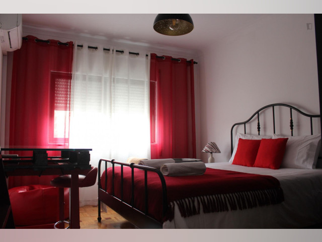 Portugal furnished Room in Porto-North Portugal, Porto Oporto