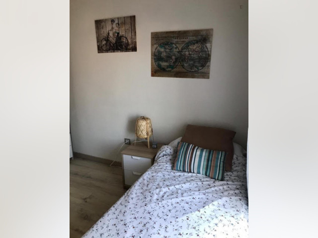 Spain furnished Room in Valencia, Alicante