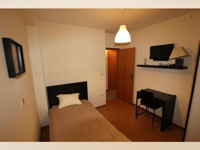 Portugal furnished Room in Porto-North Portugal, Porto Oporto