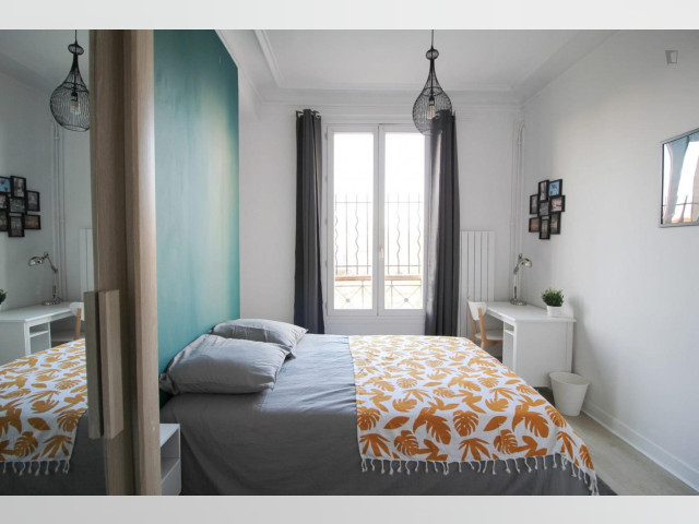 Paris Room for rent