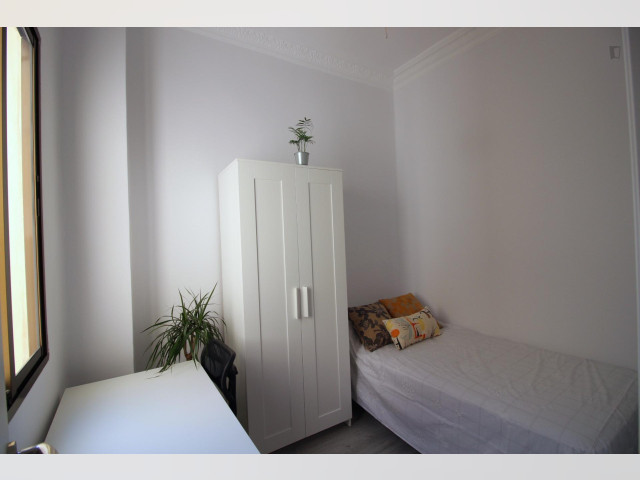 Spain furnished Room in Valencia, Valencia
