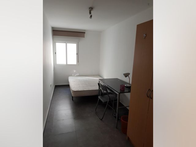 Spain furnished Room in Valencia, Valencia