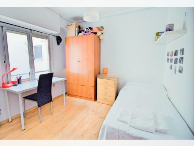Spain furnished Room in Valencia, Valencia