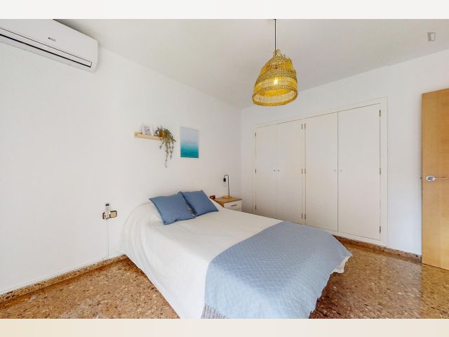 Spain furnished Room in Valencia, Valencia