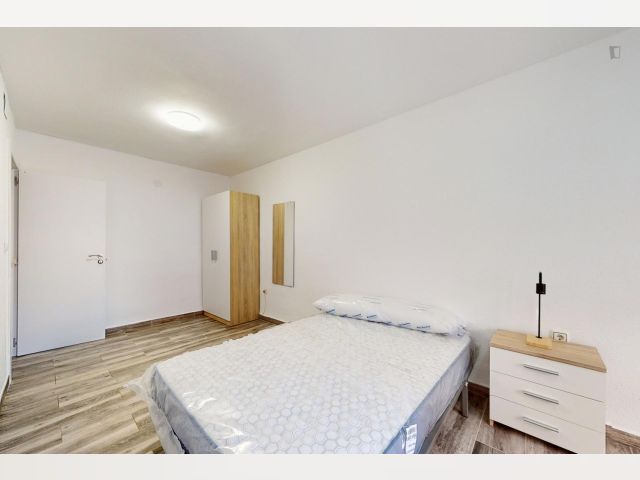 Spain furnished Room in Valencia, Valencia