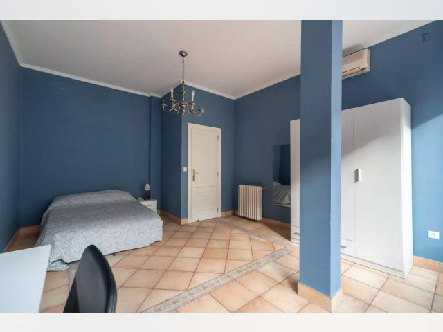 Spain furnished Room in Valencia, Valencia