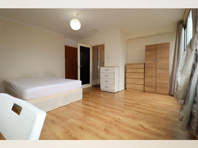 London Room for rent